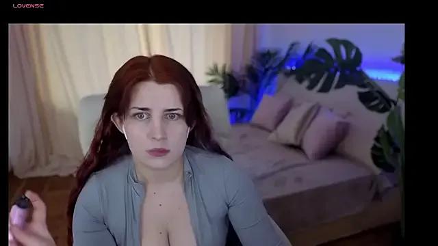 FoxyRayy on StripChat