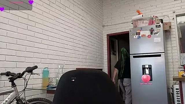 Freechat freyaa_sorcerees on StripChat