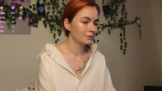 girl_with_snaketatto0 on StripChat