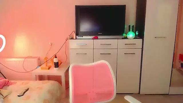 GoddessLara on StripChat 