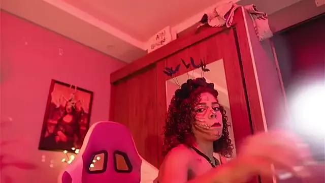 hannachris- on StripChat 