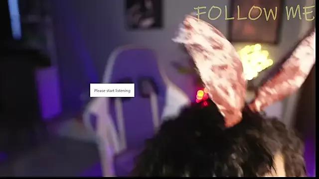 hannachris- on StripChat 