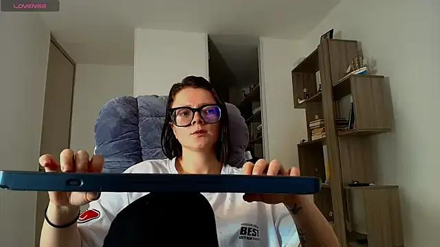 Hannah______ — masturbate