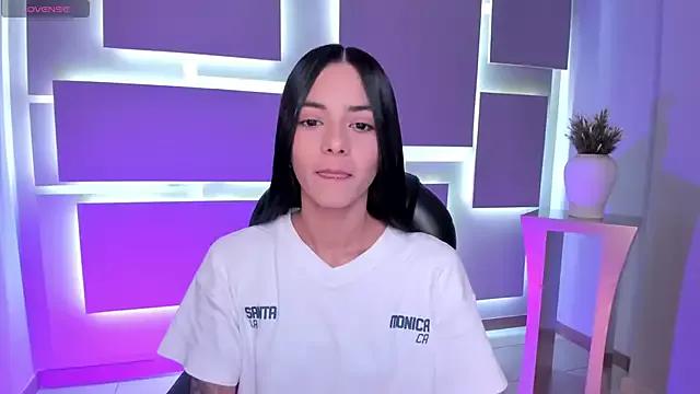 HannahJamesX on StripChat 