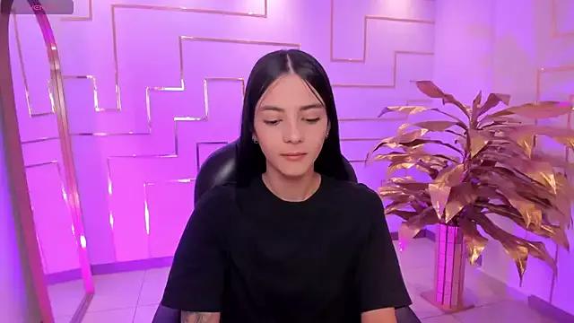 HannahJamesX on StripChat 