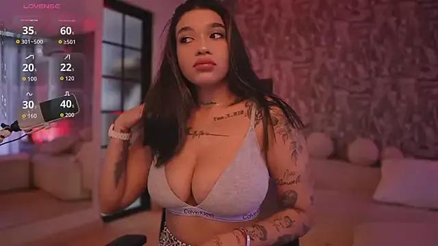 HannahW_ on StripChat 