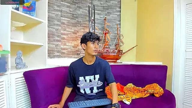 Freechat Holdme_Hot on StripChat