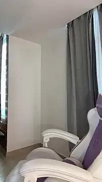 Holli_woul on StripChat 