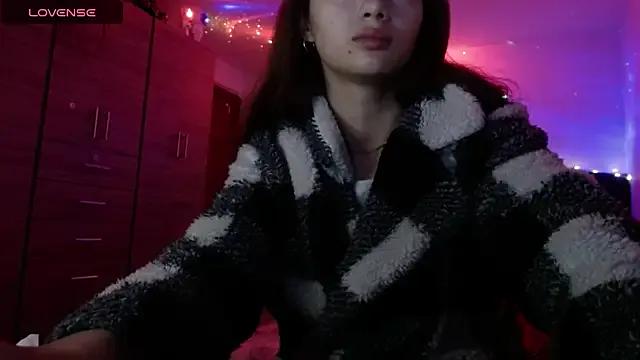 Freechat holy_juli on StripChat