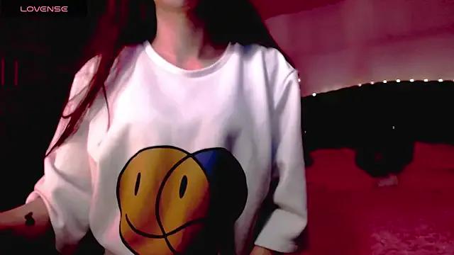 Freechat holy_juli on StripChat