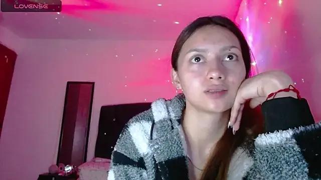 Freechat holy_juli on StripChat