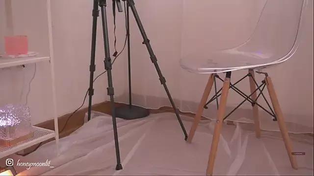 Freechat honeey_ on StripChat