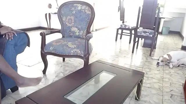 Freechat hot_and_naughty_latin on StripChat