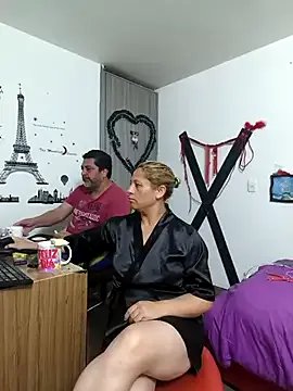 Freechat hotandfierylatinos2023 on StripChat