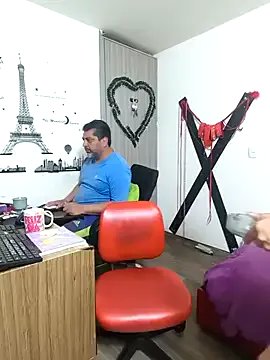 Freechat hotandfierylatinos2023 on StripChat