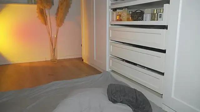 Freechat HotBella- on StripChat