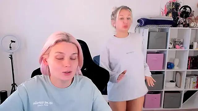 hotblonds on StripChat