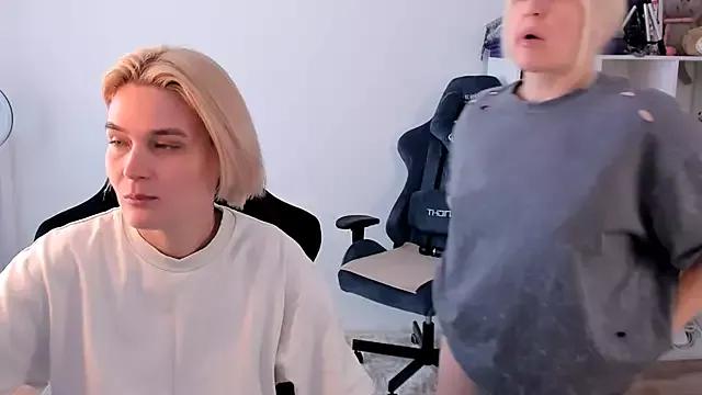 hotblonds on StripChat