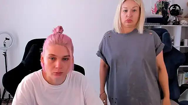 hotblonds on StripChat