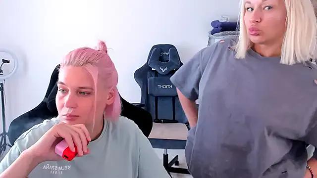 hotblonds on StripChat