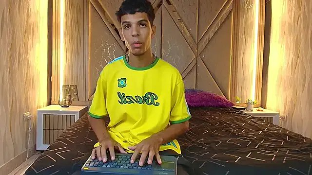 Freechat Hotcouple_222 on StripChat