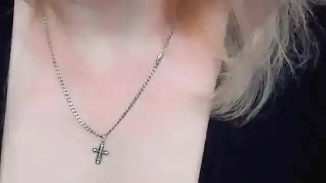 Hotdreamhere on StripChat