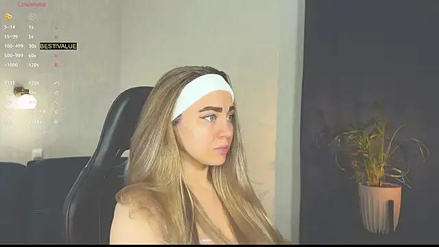 Freechat hotexclusive_ on StripChat