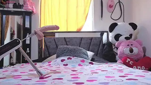 Freechat Hotsamantamature on StripChat