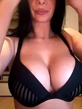 Freechat hrnxyygirl on StripChat