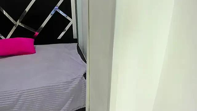 Freechat iisabella_noa on StripChat