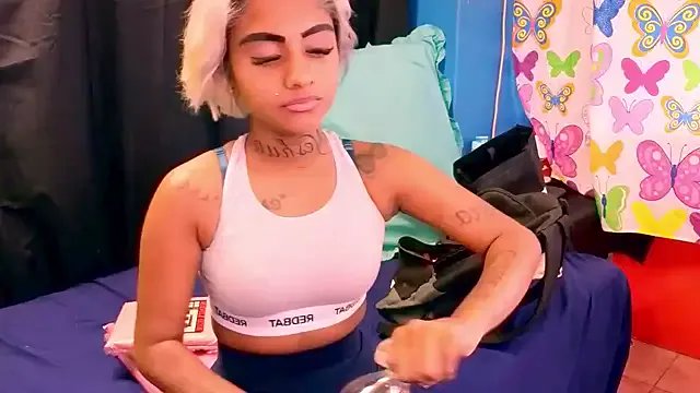 indiansumaya on StripChat