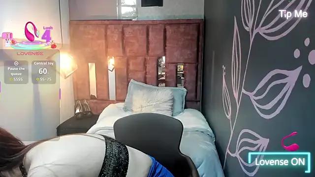 Freechat Isa_Thompson__ on StripChat