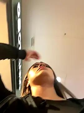 Freechat Isabella21_ on StripChat