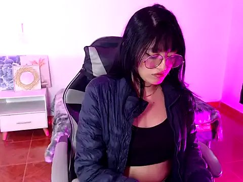 Freechat Isabella__666 on StripChat