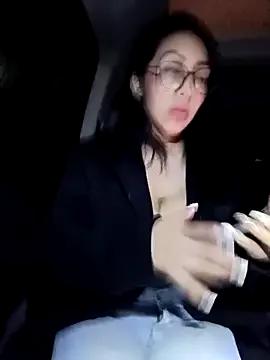 Freechat Isabellitasexi38 on StripChat