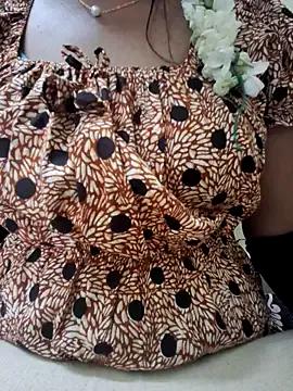 jasminetaml on StripChat