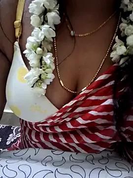 jasminetaml on StripChat