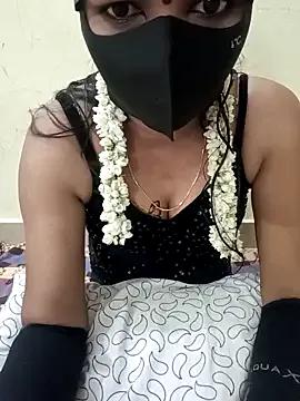 jasminetaml on StripChat