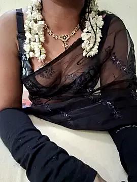 jasminetaml on StripChat