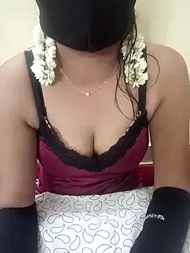 jasminetaml on StripChat