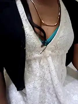 jasminetaml on StripChat