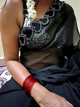 jasminetaml on StripChat