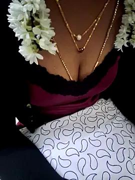 jasminetaml on StripChat