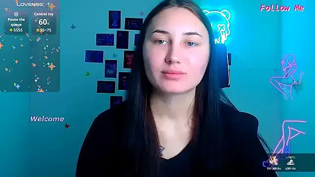 Jennifer_Blum — show breasts