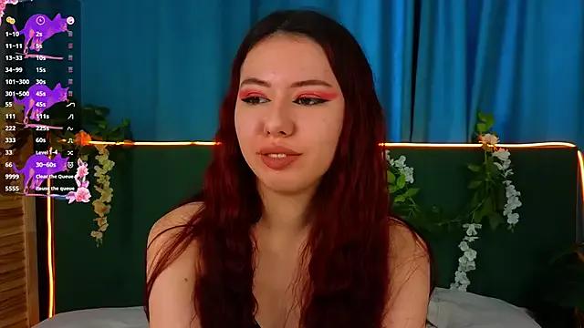 JenniferGlover — start masturbate+take off skirt