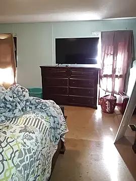 JuicyExxxperience on StripChat