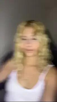 Freechat jujubinhahot on StripChat