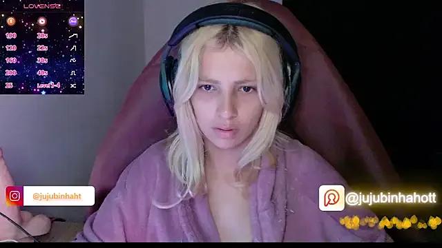 Freechat jujubinhahot on StripChat