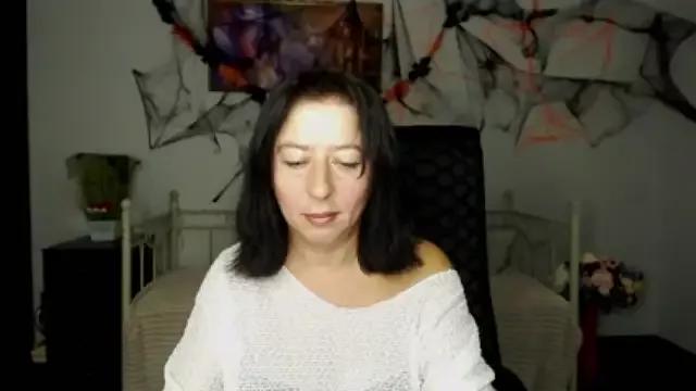 Julia_Dean on StripChat