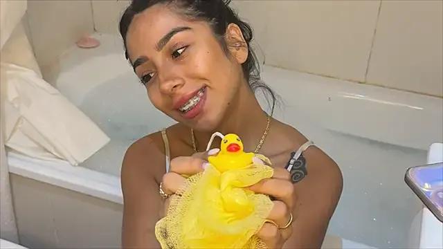 julia_mendes on StripChat